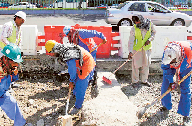 Midday Break for Outdoor Workers Begins in UAE
