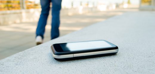 Dubai Police return lost Cellphone to Tourist back in France