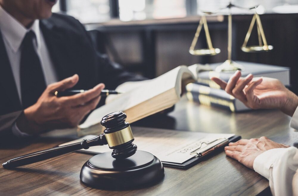 How to Navigate the Legal System in Dubai: Courts, Lawyers, and Legal Procedures